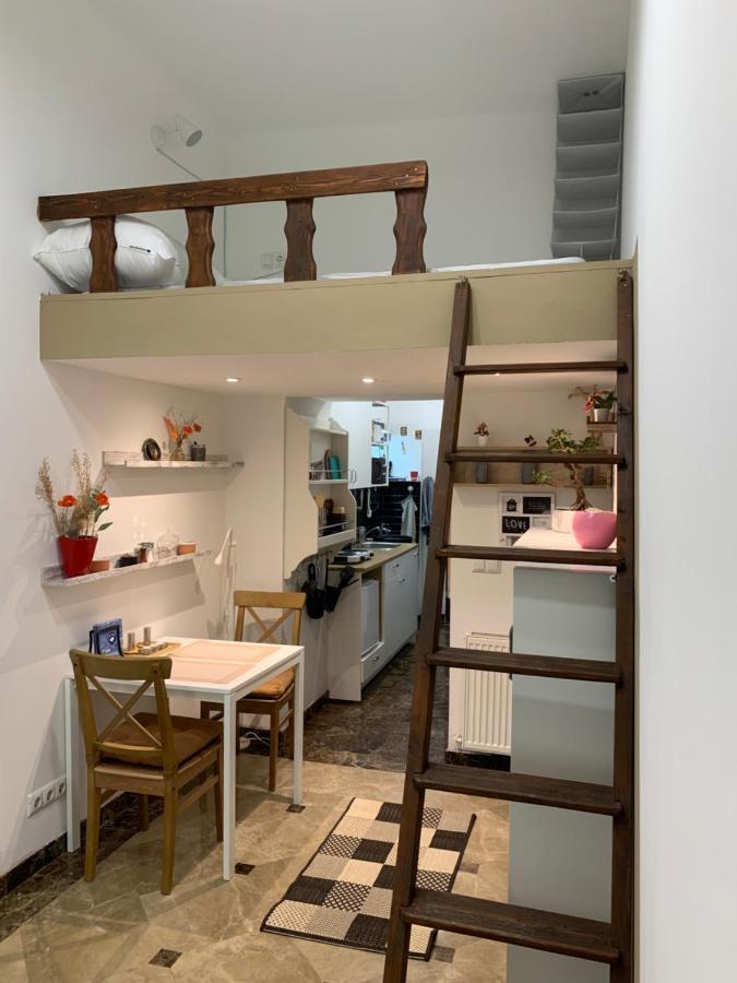 As Small As Caravans Wina Bagian luar foto