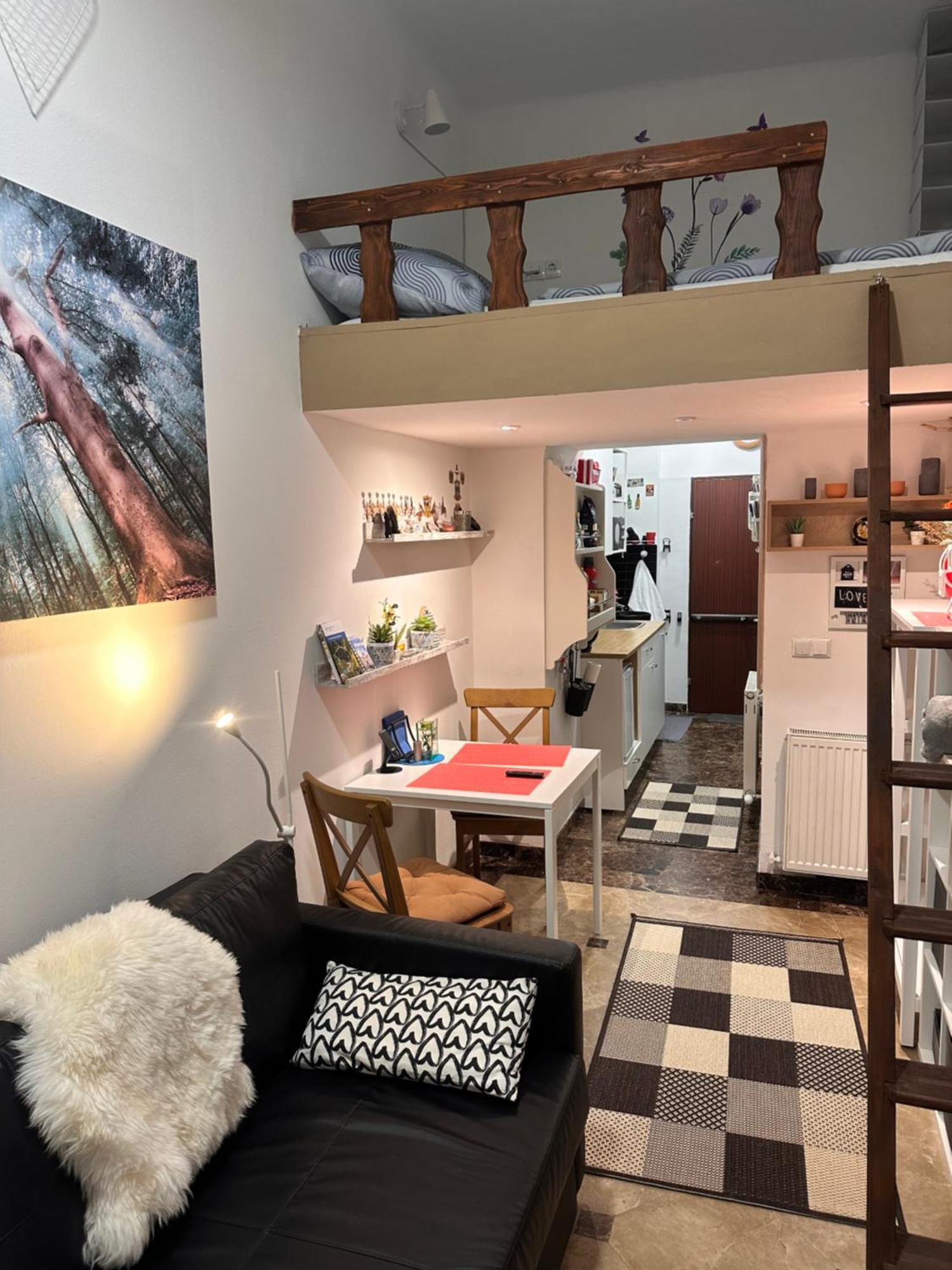 As Small As Caravans Wina Bagian luar foto
